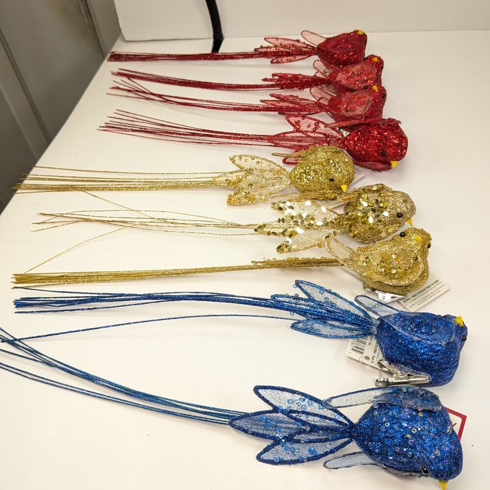 Glitter (9) Birds w long wired tails (can be curled) Alligator clips